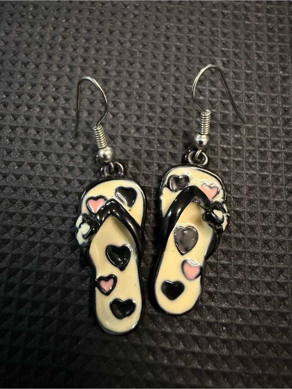 Flip Flop Heart glass Dangle Earrings - Cream & Pink